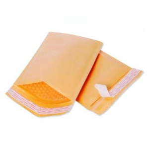 Envelopes em papel kraft com proteção em plástico bolha de ar e pala autocolante
